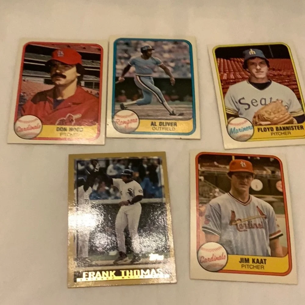 Bundle of Baseball Cards Lot 170